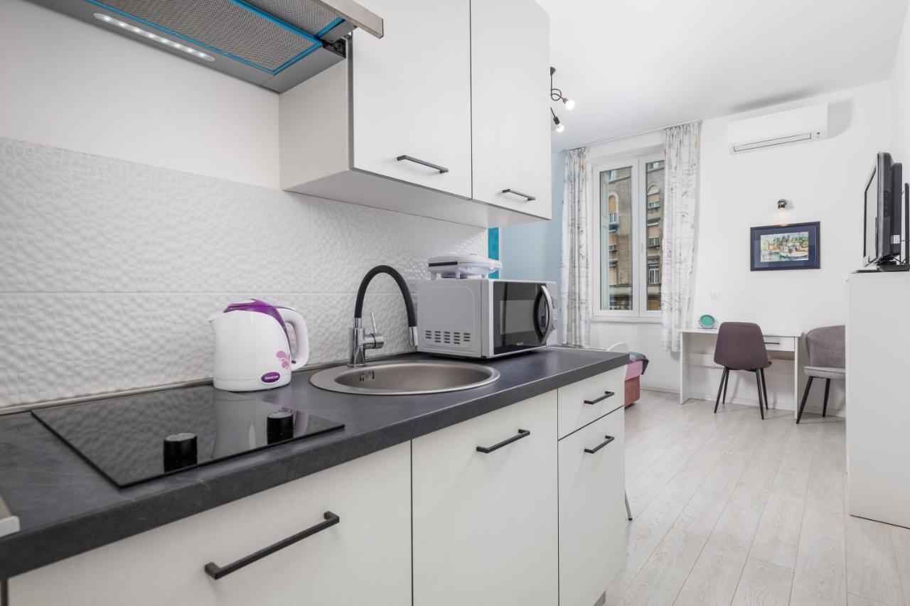 Studio Apartments Fran'S Рийека Екстериор снимка